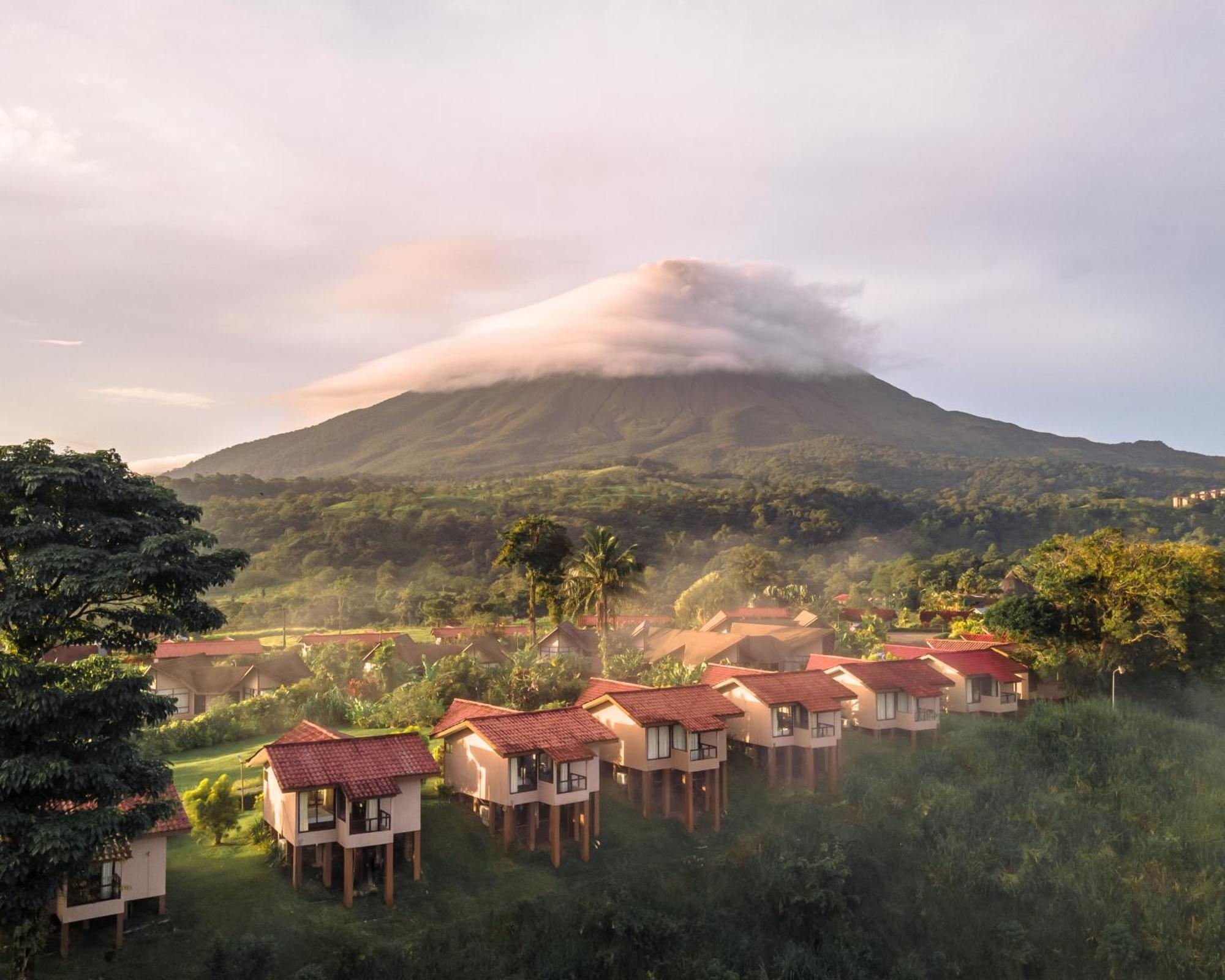 Montana De Fuego Mountain Resort & Spa La Fortuna Номер фото